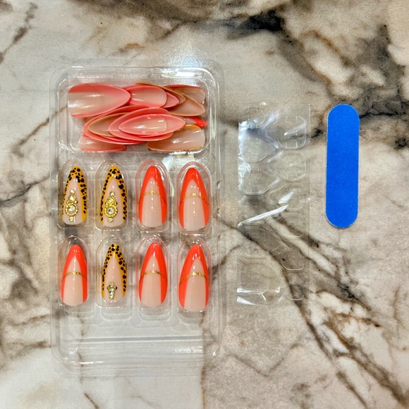 2 packs of press in nails (24 pieces in each set) - Picture 3 of 4